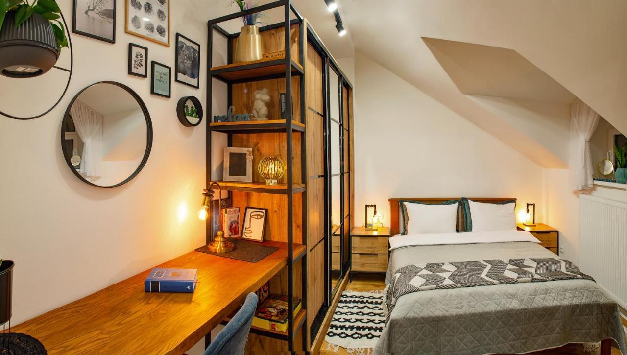 Old Town Loft Apartments カームヤネツィ・ポジーリシクィイ エクステリア 写真